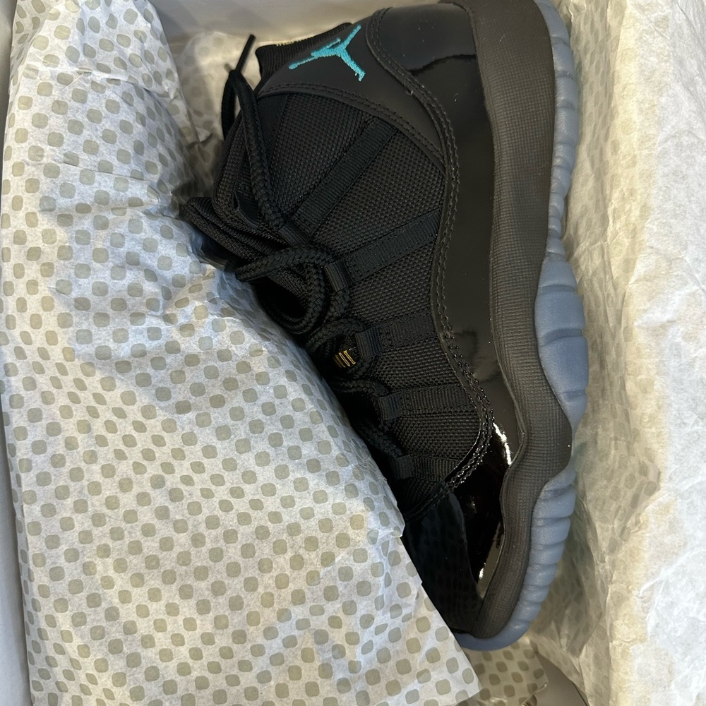Kids sneakers